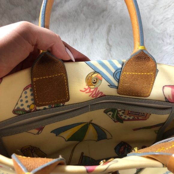 rare dooney & bourke beach themed purse - Picture 8 of 10